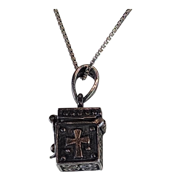 Vintage 925 Sterling Silver Prayer Box Locket Necklace Italy TBE Gothic Artisan - Picture 4 of 12